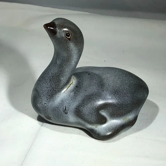VINTAGE PIGEON FORGE POTTERY SWAN